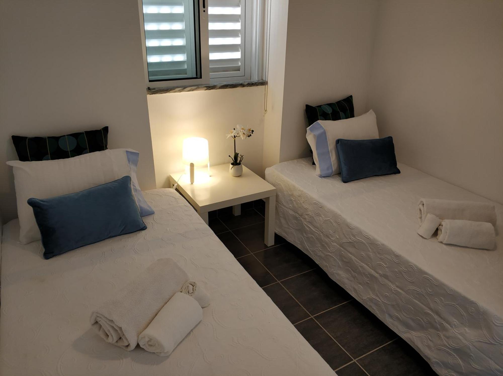 Sleep & Go Faro Airport Guest House ภายนอก รูปภาพ